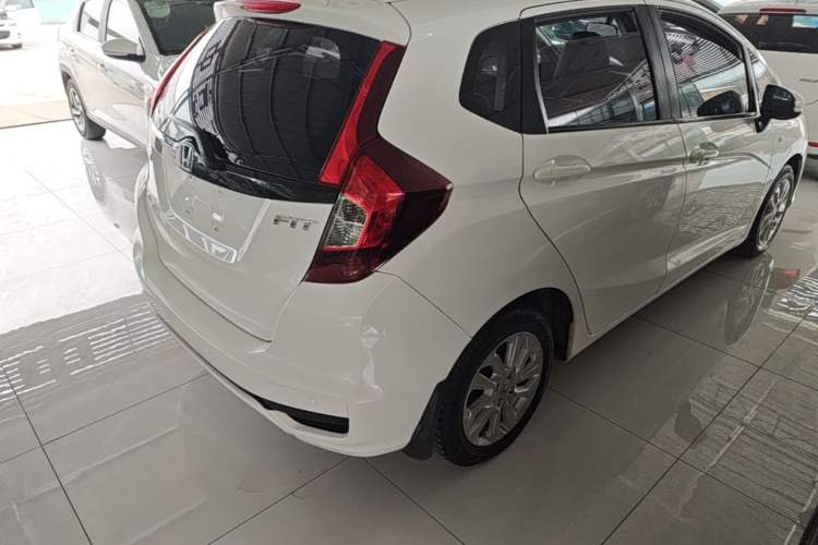 Used Honda Fit 2018 1.5L CVT Comfort Sunroof Version Rear Right 45 Deg