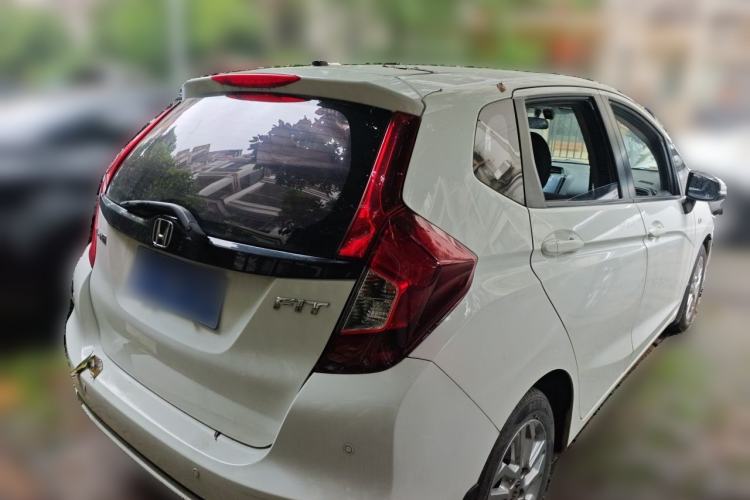 Used Honda Fit 2018 1.5L CVT Comfort Sunroof Version Rear Right 45 Deg