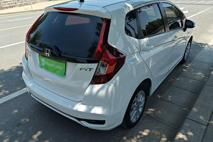 Used Honda Fit 2018 1.5L CVT Comfort Sunroof Version Rear Right 45 Deg