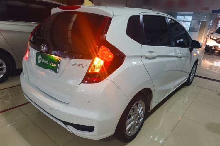 Used Honda Fit 2018 1.5L CVT Comfort Sunroof Version Rear Right 45 Deg