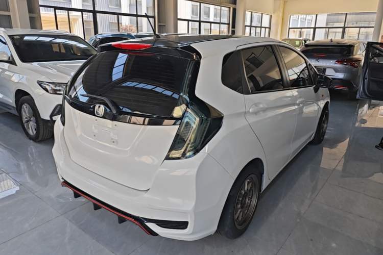 Used Honda Fit 2018 1.5L Manual Comfort Version Rear Right 45 Deg