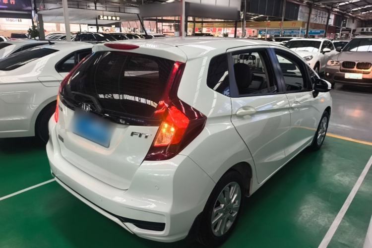 Used Honda Fit 2018 1.5L CVT Comfort Sunroof Version Rear Right 45 Deg
