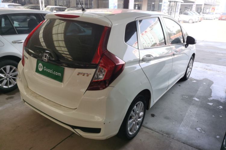 Used Honda Fit 2018 1.5L CVT Comfort Sunroof Version Rear Right 45 Deg