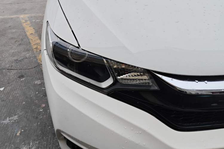 Used Honda Fit 2018 1.5L CVT Comfort Sunroof Version Right Front Headlight
