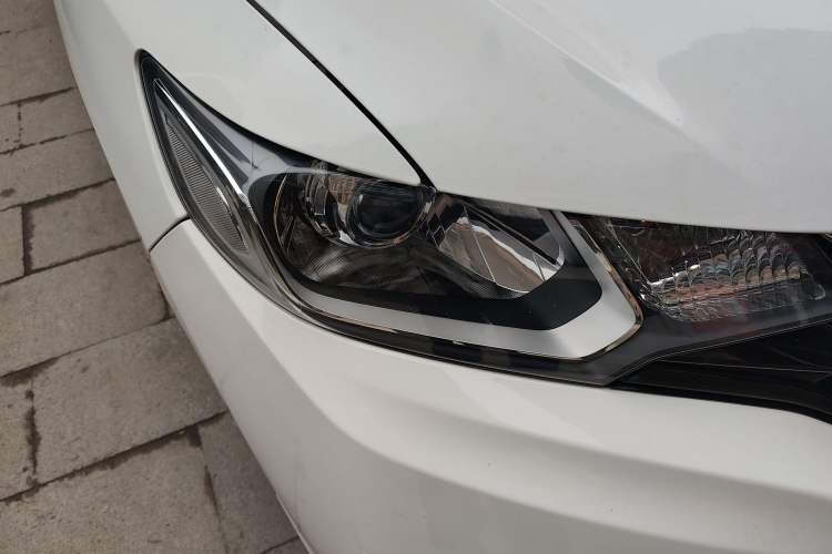 Used Honda Fit 2018 1.5L CVT Comfort Sunroof Version Right Front Headlight