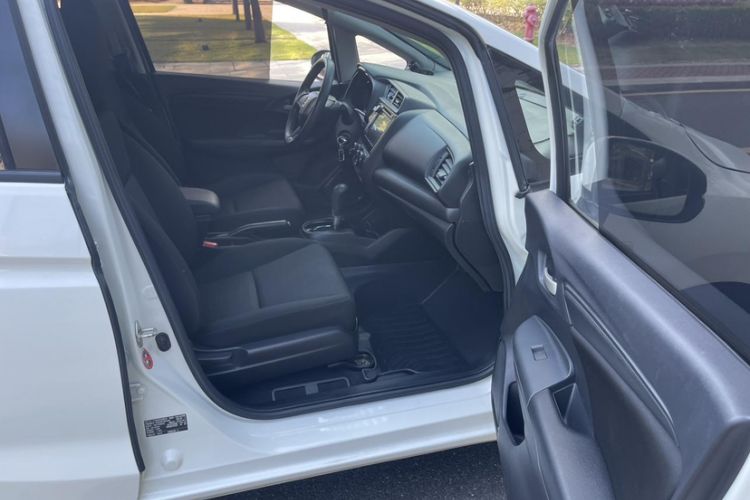 Used Honda Fit 2018 1.5L CVT Comfort Sunroof Version Right Front Seat