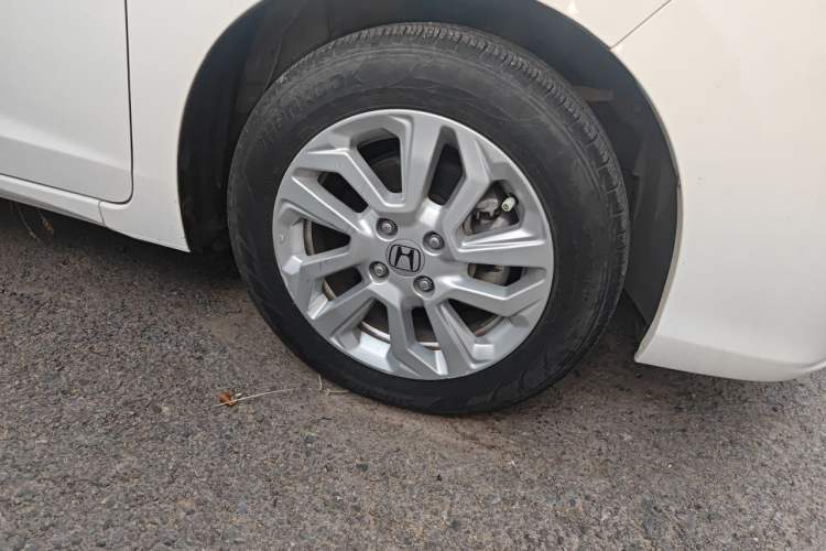 Used Honda Fit 2018 1.5L CVT Comfort Sunroof Version Right Front Wheel Hub