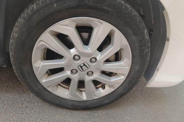 Used Honda Fit 2018 1.5L CVT Comfort Sunroof Version Right Front Wheel Hub