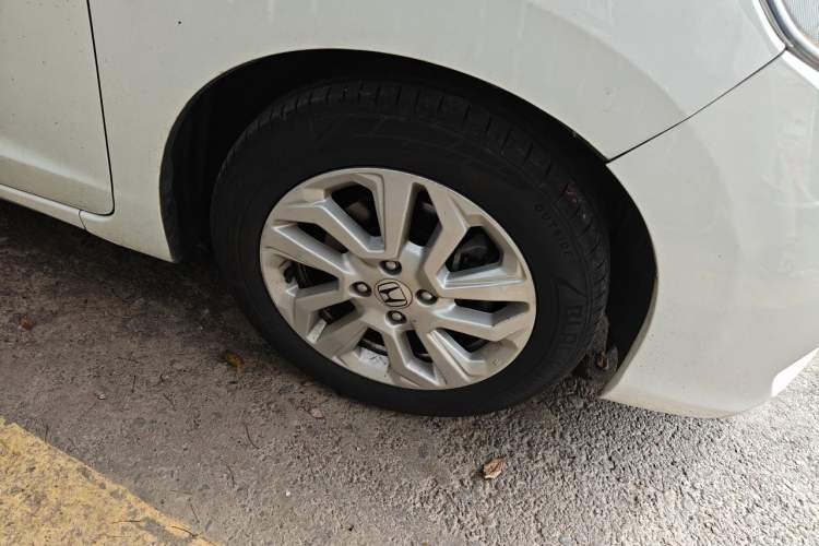 Used Honda Fit 2018 1.5L CVT Comfort Sunroof Version Right Front Wheel Hub