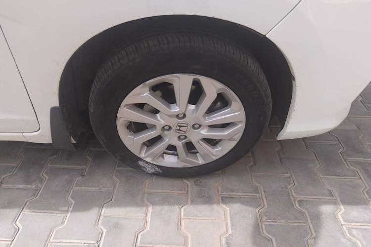 Used Honda Fit 2018 1.5L CVT Comfort Sunroof Version Right Front Wheel Hub