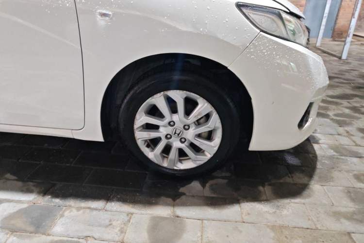 Used Honda Fit 2018 1.5L CVT Comfort Sunroof Version Right Front Wheel Hub