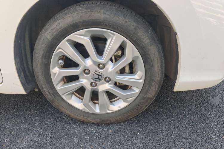 Used Honda Fit 2018 1.5L CVT Comfort Sunroof Version Right Front Wheel Hub
