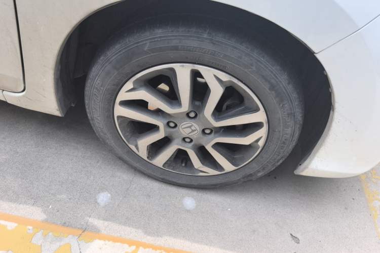 Used Honda Fit 2018 1.5L CVT Comfort Sunroof Version Right Front Wheel Hub