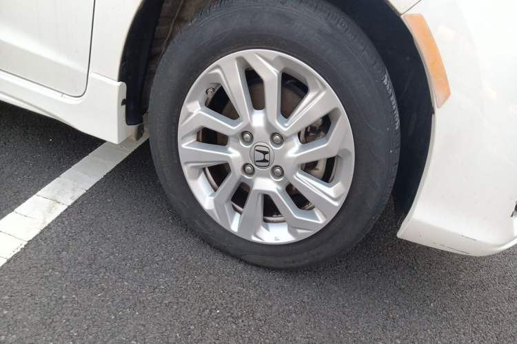 Used Honda Fit 2018 1.5L CVT Comfort Sunroof Version Right Front Wheel Hub