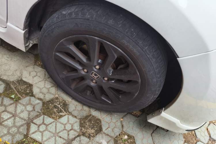 Used Honda Fit 2018 1.5L CVT Trendy Run+ Edition Right Front Wheel Hub