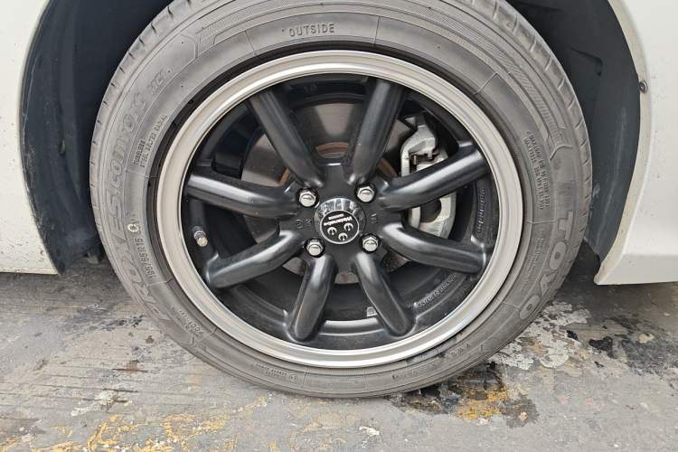 Used Honda Fit 2018 1.5L CVT Comfort Sunroof Version Right Front Wheel Hub
