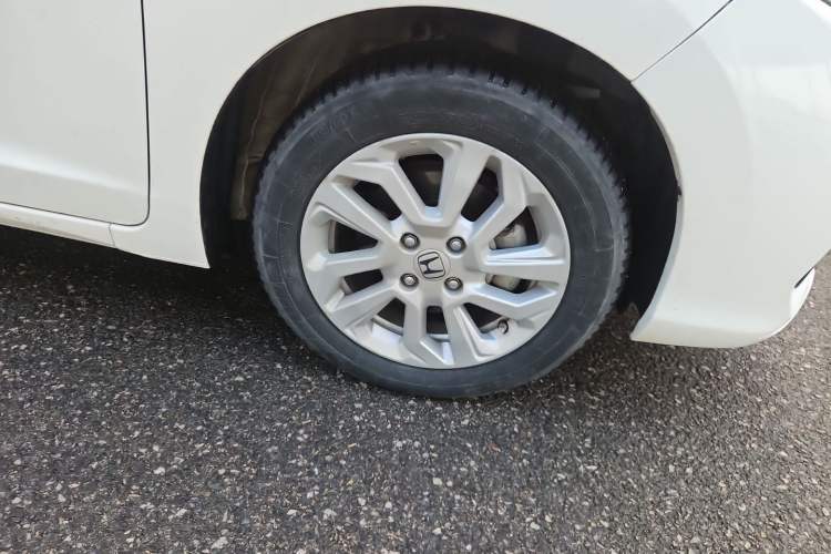 Used Honda Fit 2018 1.5L CVT Comfort Sunroof Version Right Front Wheel Hub