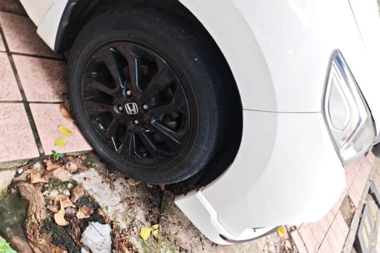 Used Honda Fit 2018 1.5L CVT Trendy Run+ Edition Right Front Wheel Hub