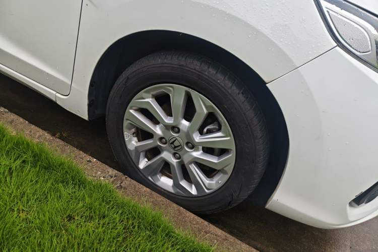 Used Honda Fit 2018 1.5L CVT Comfort Sunroof Version Right Front Wheel Hub