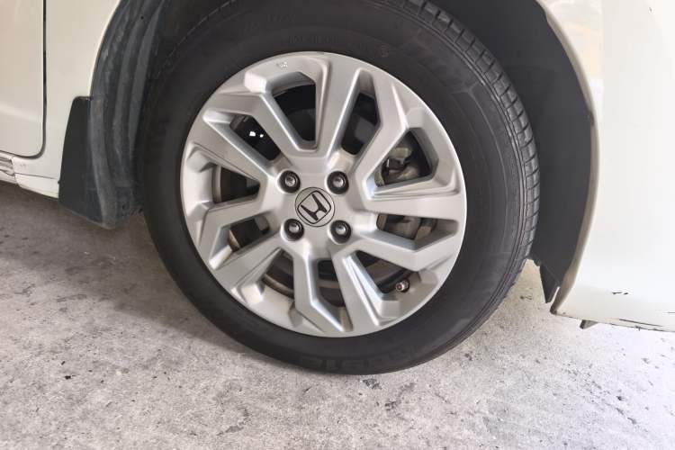 Used Honda Fit 2018 1.5L CVT Comfort Sunroof Version Right Front Wheel Hub