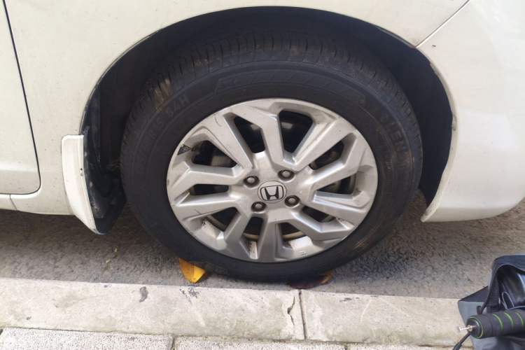 Used Honda Fit 2018 1.5L CVT Comfort Sunroof Version Right Front Wheel Hub