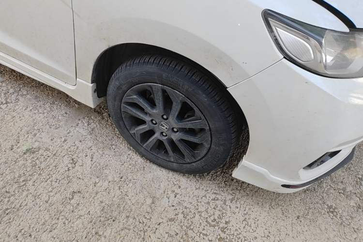 Used Honda Fit 2018 1.5L CVT Trendy Run+ Edition Right Front Wheel Hub