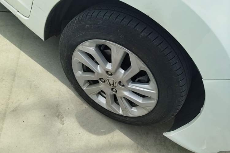 Used Honda Fit 2018 1.5L CVT Comfort Sunroof Version Right Front Wheel Hub