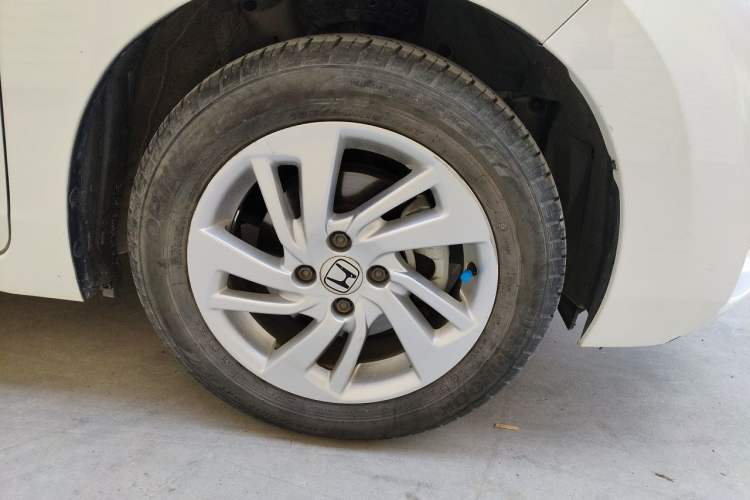 Used Honda Fit 2018 1.5L CVT Comfort Sunroof Version Right Front Wheel Hub