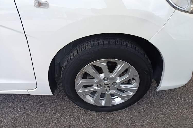 Used Honda Fit 2018 1.5L CVT Comfort Sunroof Version Right Front Wheel Hub