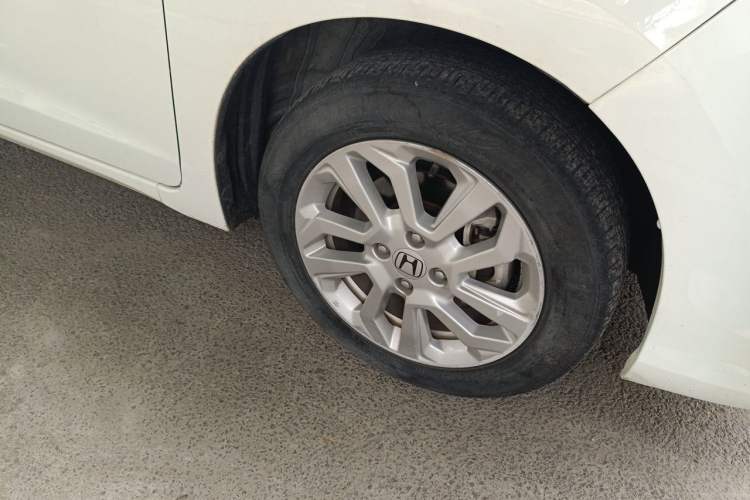 Used Honda Fit 2018 1.5L CVT Comfort Sunroof Version Right Front Wheel Hub