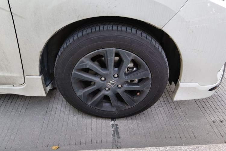 Used Honda Fit 2018 1.5L CVT Trendy Run+ Edition Right Front Wheel Hub