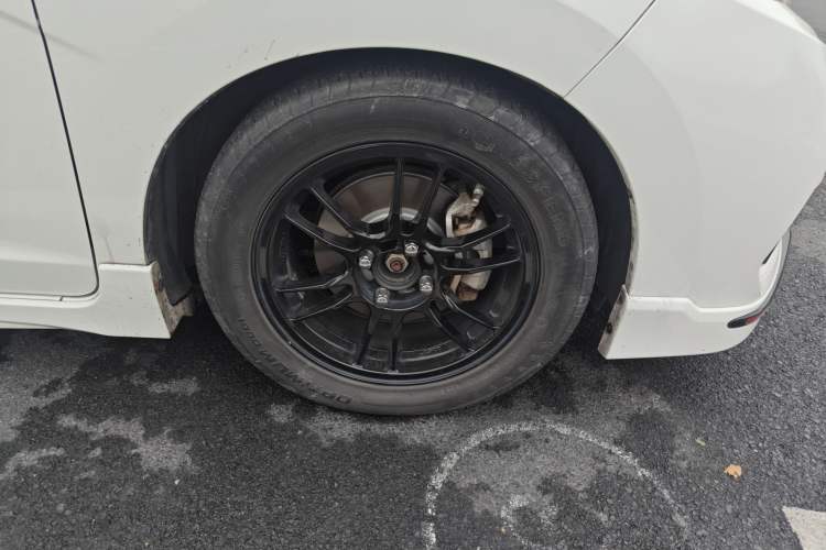 Used Honda Fit 2018 1.5L CVT Trendy Run+ Edition Right Front Wheel Hub