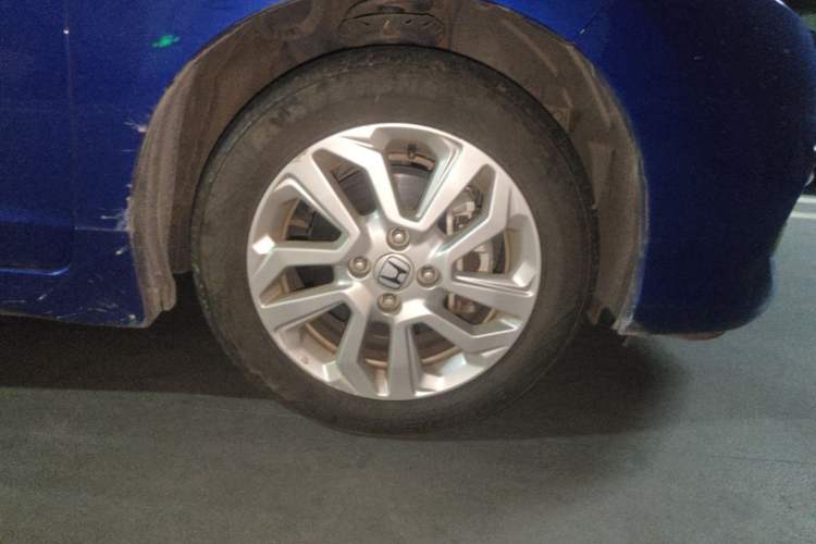 Used Honda Fit 2018 1.5L CVT Comfort Sunroof Version Right Front Wheel Hub