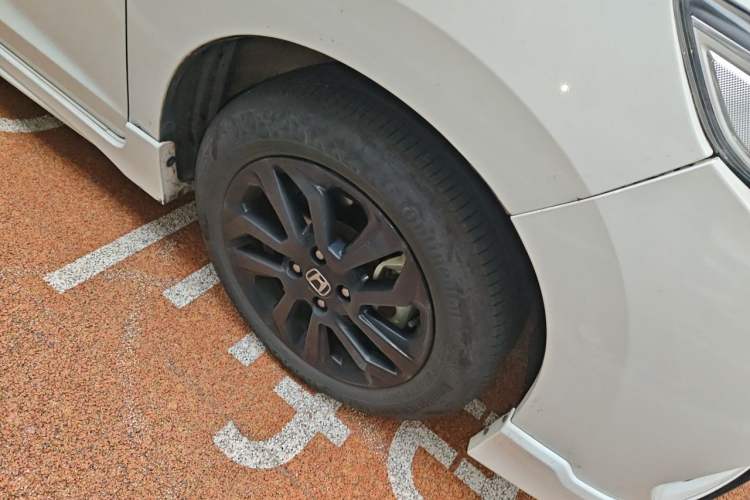 Used Honda Fit 2018 1.5L CVT Trendy Run+ Edition Right Front Wheel Hub