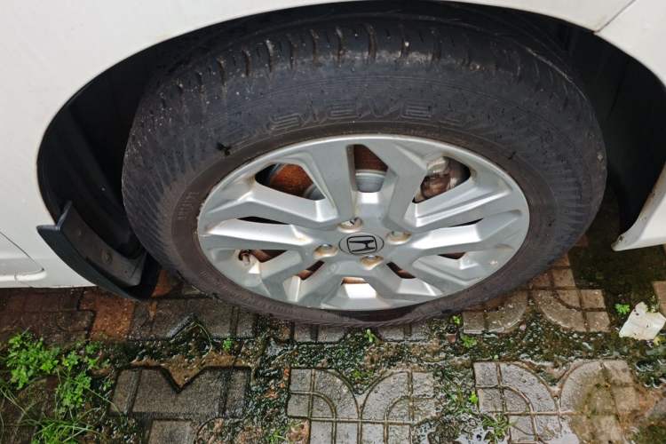 Used Honda Fit 2018 1.5L CVT Comfort Sunroof Version Right Front Wheel Hub