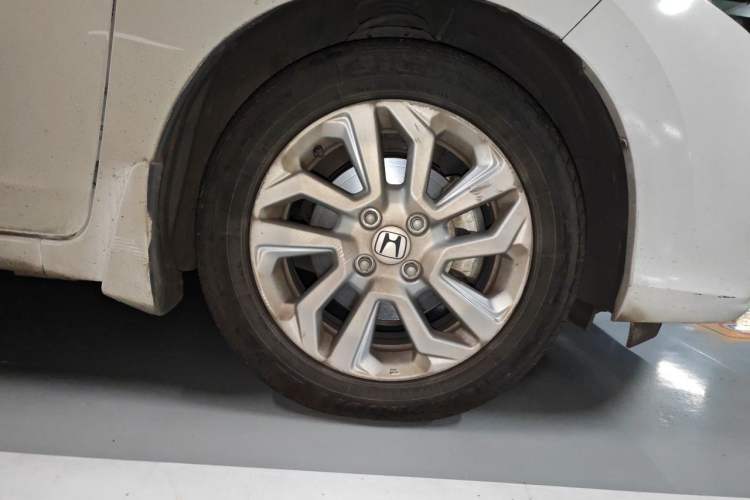 Used Honda Fit 2018 1.5L CVT Comfort Sunroof Version Right Front Wheel Hub