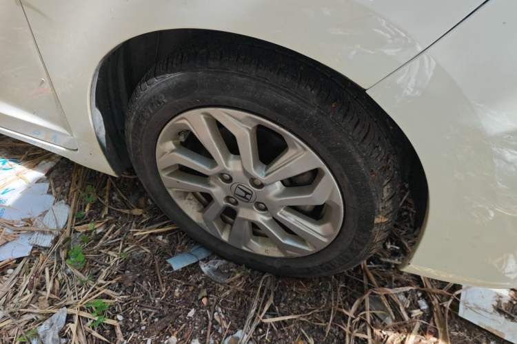 Used Honda Fit 2018 1.5L CVT Comfort Sunroof Version Right Front Wheel Hub