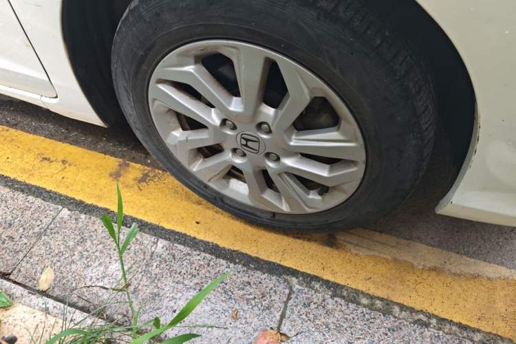 Used Honda Fit 2018 1.5L CVT Comfort Sunroof Version Right Front Wheel Hub