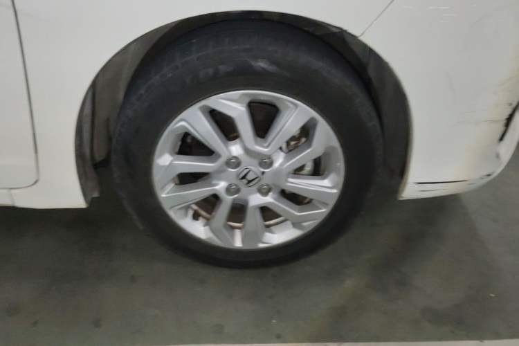 Used Honda Fit 2018 1.5L CVT Comfort Sunroof Version Right Front Wheel Hub