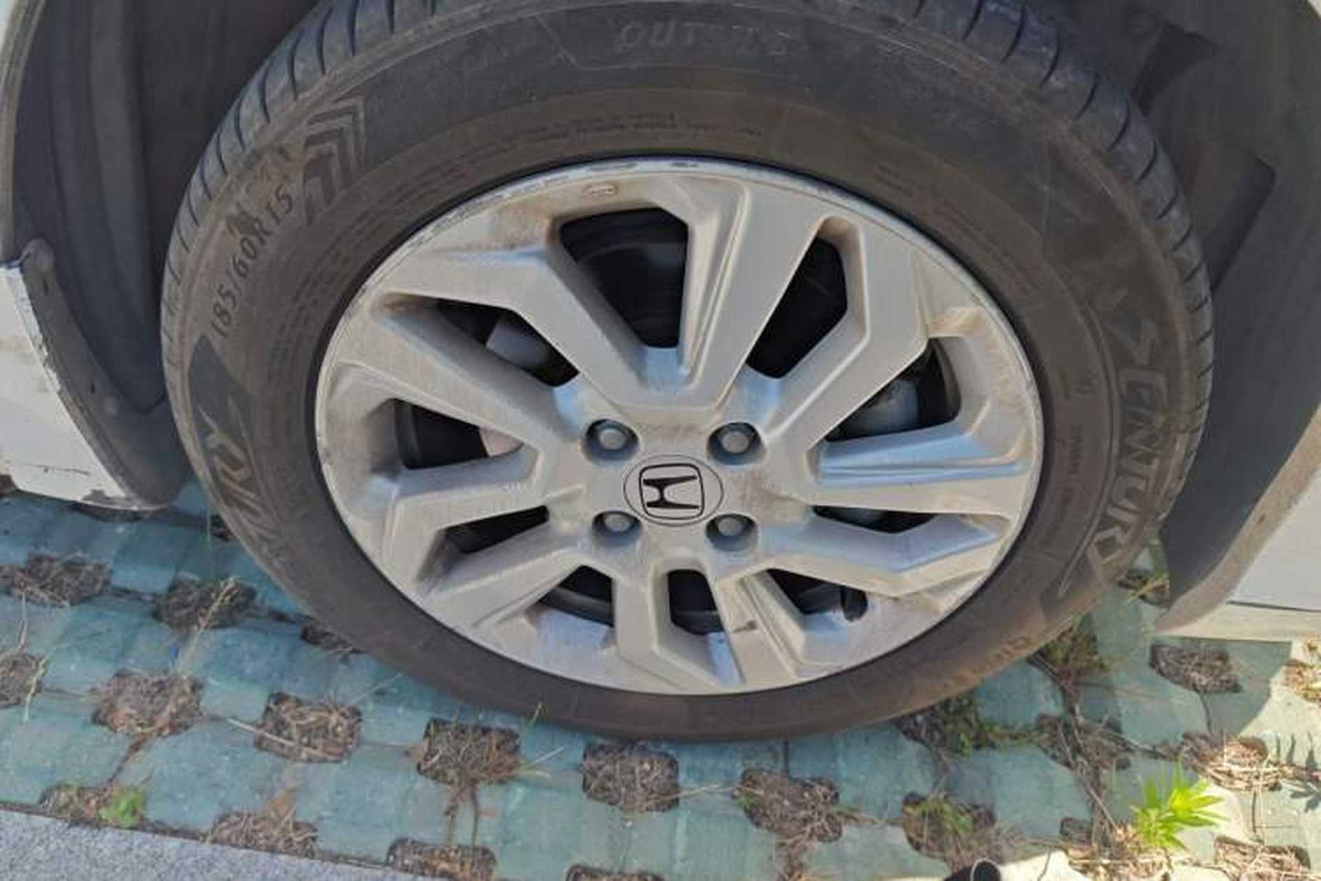 Used Honda Fit 2018 1.5L CVT Comfort Sunroof Version Right Front Wheel Hub