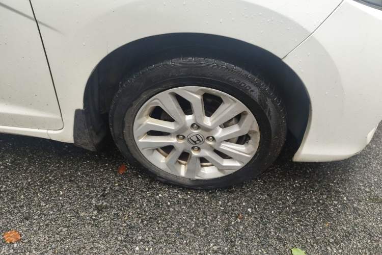 Used Honda Fit 2018 1.5L CVT Comfort Sunroof Version Right Front Wheel Hub