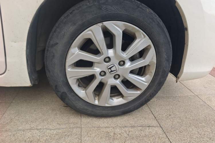 Used Honda Fit 2018 1.5L CVT Comfort Sunroof Version Right Front Wheel Hub