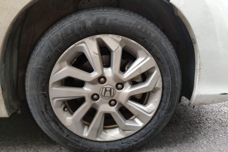 Used Honda Fit 2018 1.5L CVT Comfort Sunroof Version Right Front Wheel Hub