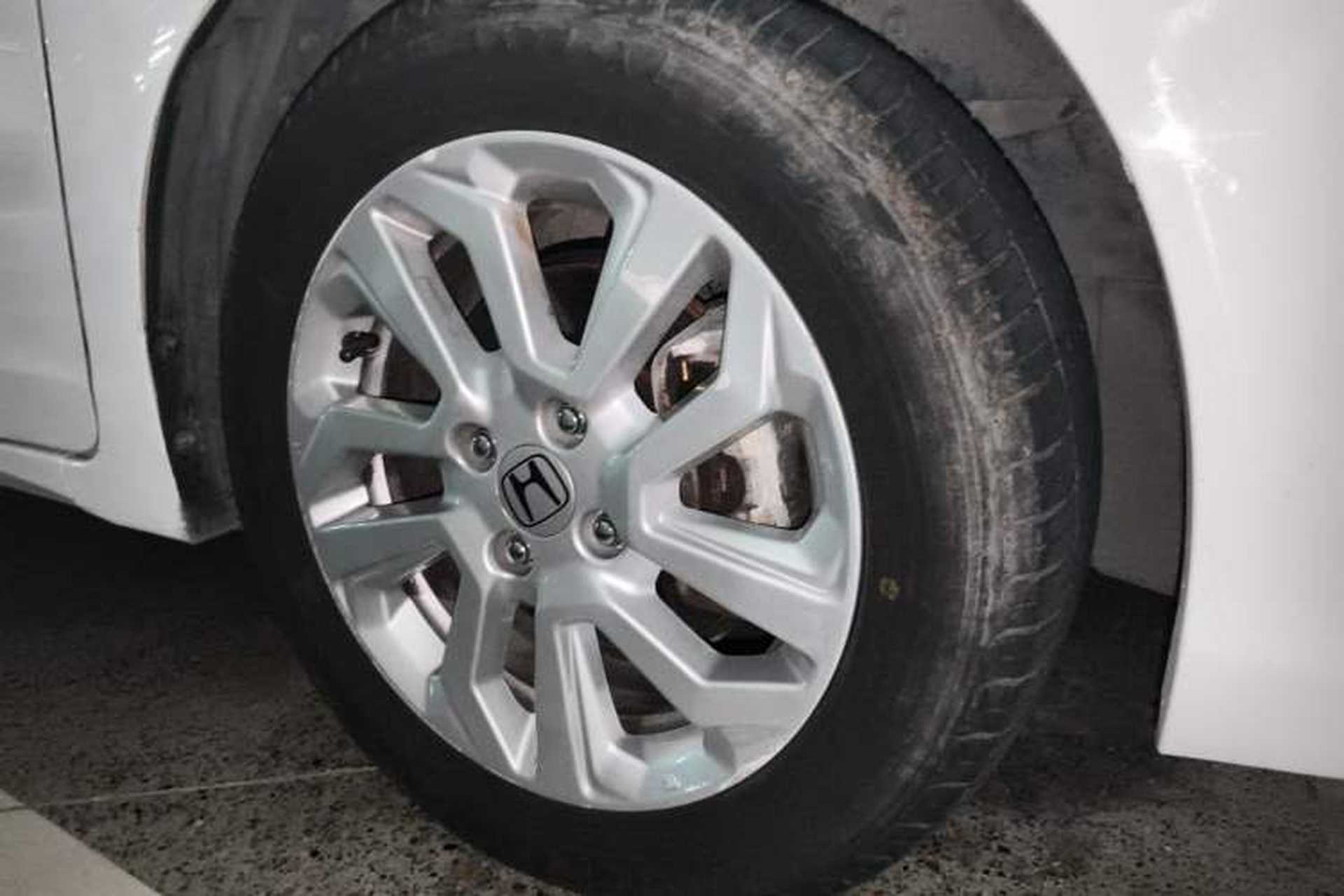 Used Honda Fit 2018 1.5L CVT Comfort Sunroof Version Right Front Wheel Hub