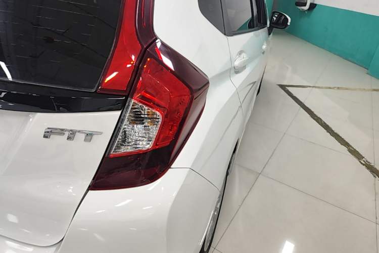 Used Honda Fit 2018 1.5L CVT Comfort Sunroof Version Right Rear Taillight