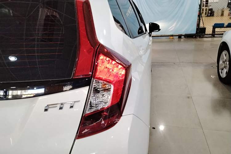 Used Honda Fit 2018 1.5L CVT Comfort Version Right Rear Taillight