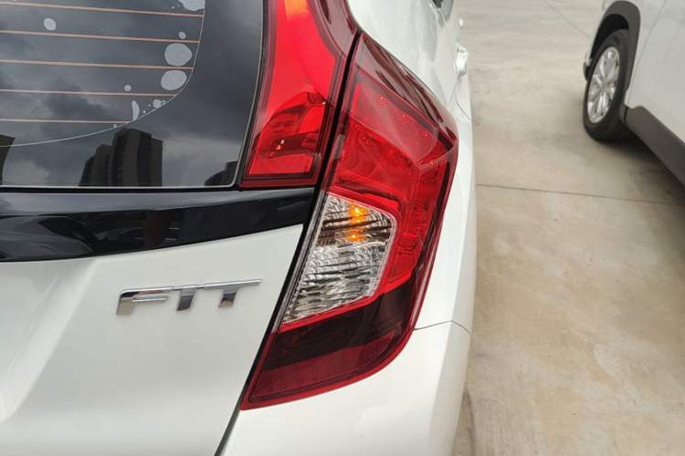 Used Honda Fit 2018 1.5L CVT Comfort Version Right Rear Taillight