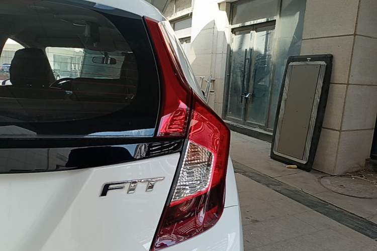 Used Honda Fit 2018 1.5L CVT Comfort Version Right Rear Taillight