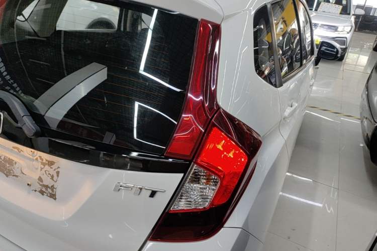Used Honda Fit 2018 1.5L CVT Comfort Sunroof Version Right Rear Taillight