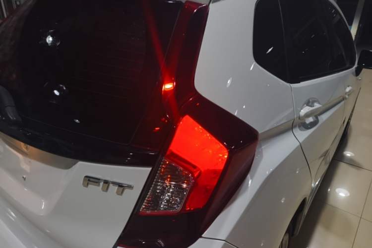 Used Honda Fit 2018 1.5L CVT Comfort Version Right Rear Taillight